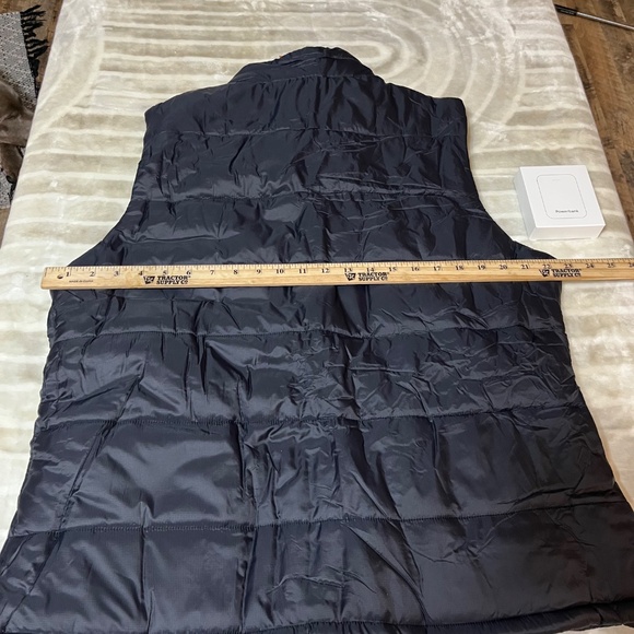 Battery Powered Heated Vest - Size L Comes With Battery - Picture 4 of 9